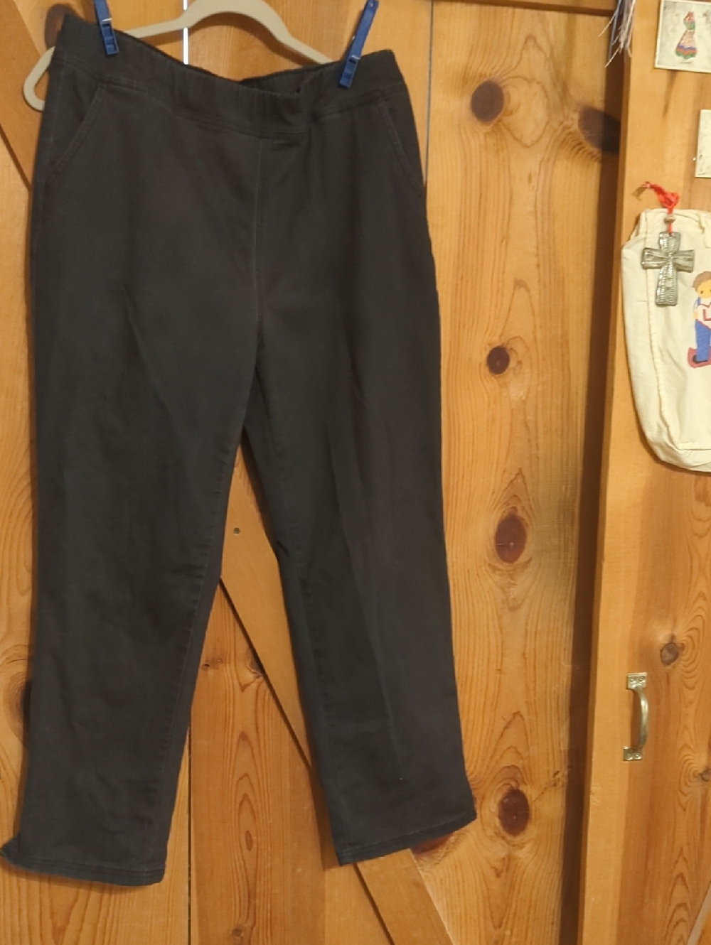 HUE ladies Black Straight-Leg Hue